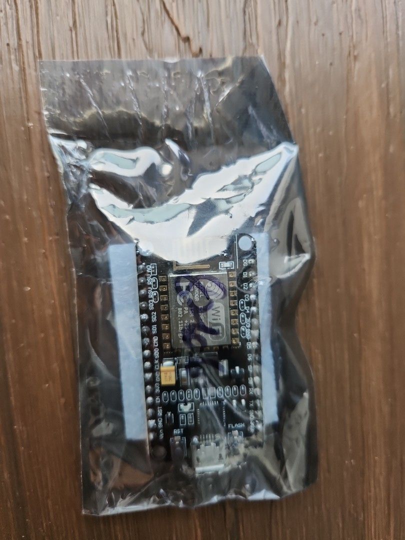 ESP8266 micro controller (Category: Computer Parts) located in Singapore. Submitted by thesea (Listing ID 1455857528, Image 1). Description: Self-collect in queenstown area..