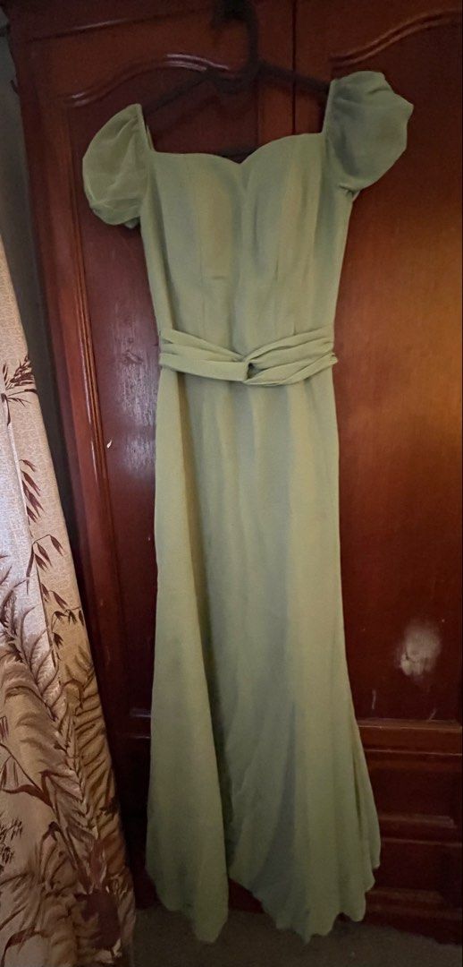 Evening gown/ bridesmaid gown (Category: Evening dresses & gowns) located in Bacoor. Submitted by clothestodeclutter (Listing ID 1455934490, Image 1). Description: .