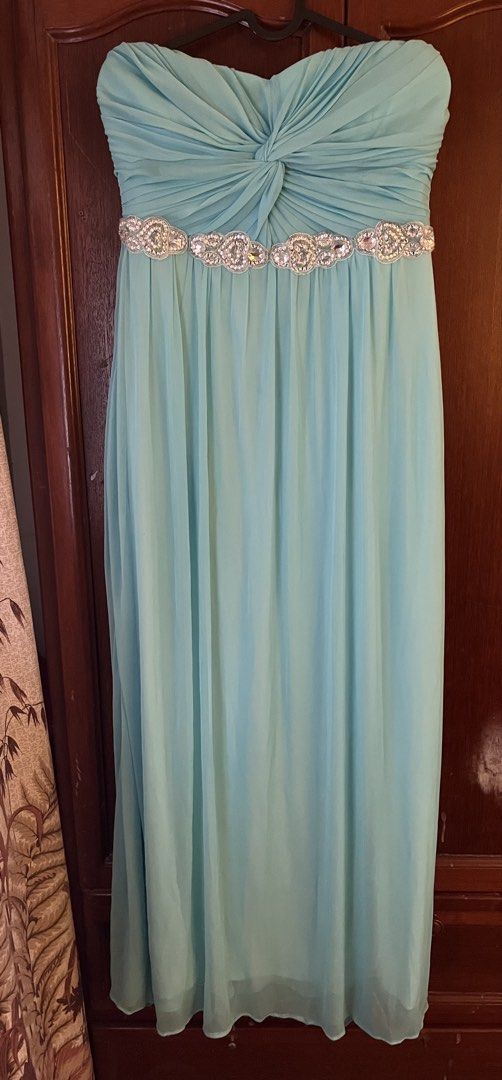 Evening gown/ bridesmaid gown (Category: Evening dresses & gowns) located in Bacoor. Submitted by clothestodeclutter (Listing ID 1455935004, Image 1). Description: .