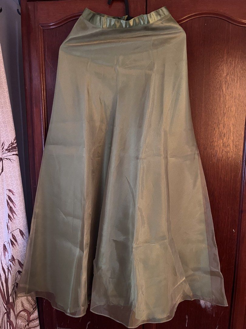 Evening gown/bridesmaid gown (Category: Evening dresses & gowns) located in Bacoor. Submitted by clothestodeclutter (Listing ID 1455935222, Image 1). Description: .