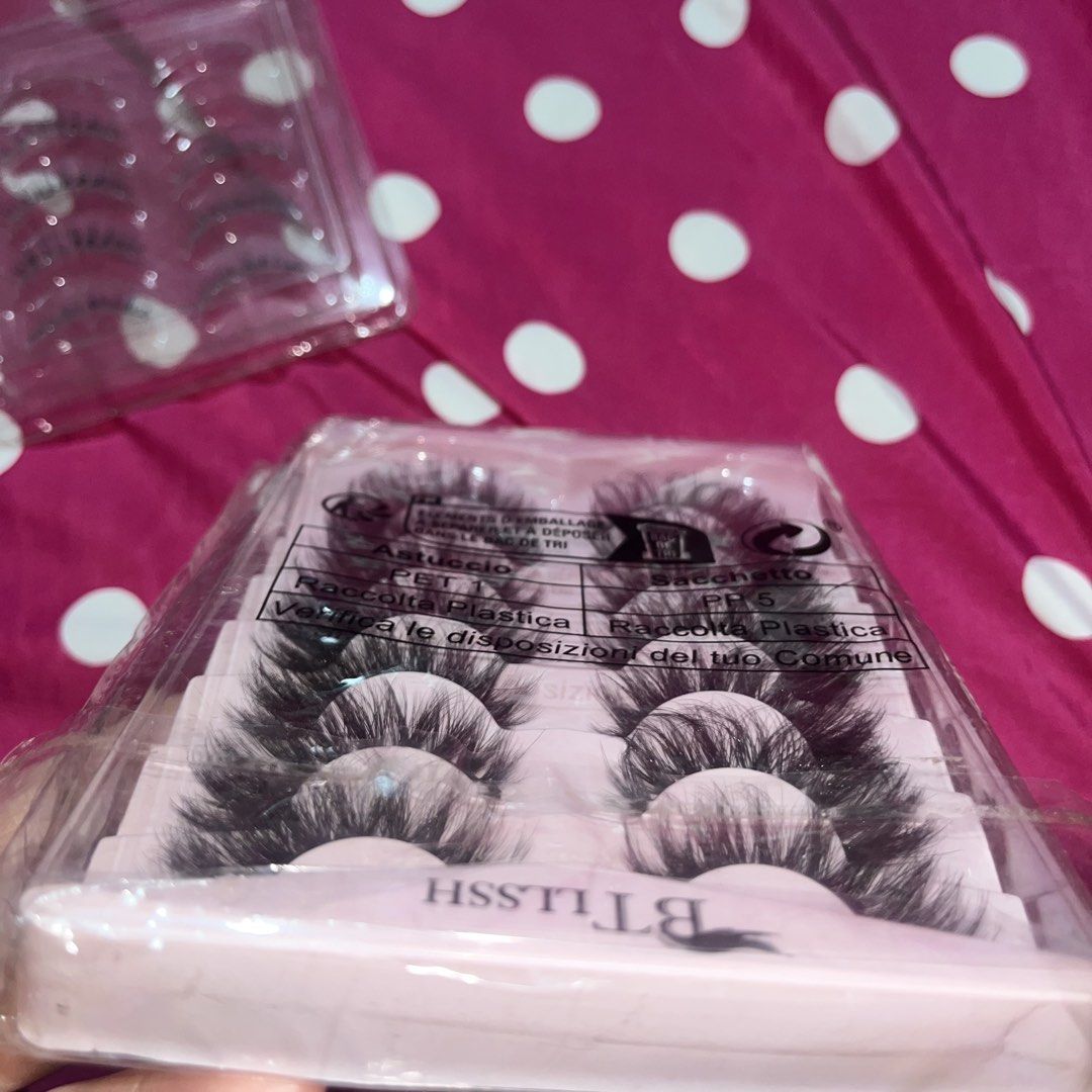 False Lashes, Falsies, Fake Lashes, Eyelash Extensions (Category: Makeup) located in Antipolo. Submitted by eluih (Listing ID 1455995691, Image 3). Description: libre na ung isa grr *blushes* kunin nyo na toh flsss payment first ‼️ 📦 lalamove(if u want same day) 📦 jnt (if willing to wait, direct sf buyer’s shoulder) 📍loc: upper antips 🚫 order sold = non-cancellabel/non-refundable.