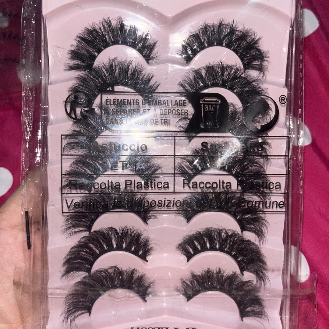 False Lashes, Falsies, Fake Lashes, Eyelash Extensions (Category: Makeup) located in Antipolo. Submitted by eluih (Listing ID 1455995691, Image 2). Description: libre na ung isa grr *blushes* kunin nyo na toh flsss payment first ‼️ 📦 lalamove(if u want same day) 📦 jnt (if willing to wait, direct sf buyer’s shoulder) 📍loc: upper antips 🚫 order sold = non-cancellabel/non-refundable.