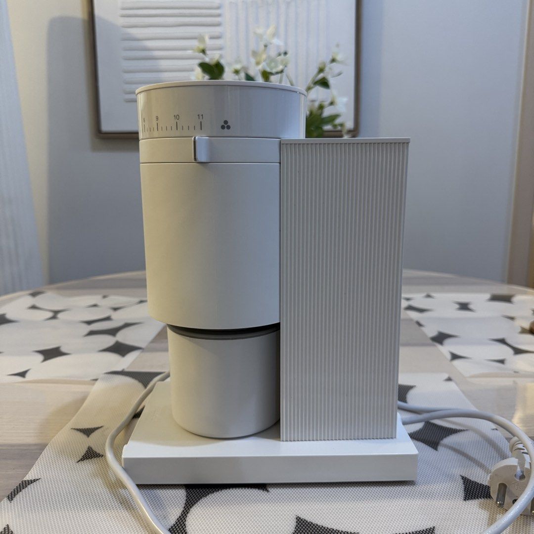 Fellow Opus (Category: Coffee Machines & Makers) located in Manila. Submitted by donkikosoii (Listing ID 1455968679, Image 3). Description: Bought in Aug 2024 and only used on weekends. Selling because I prefer using my Comandante over this..