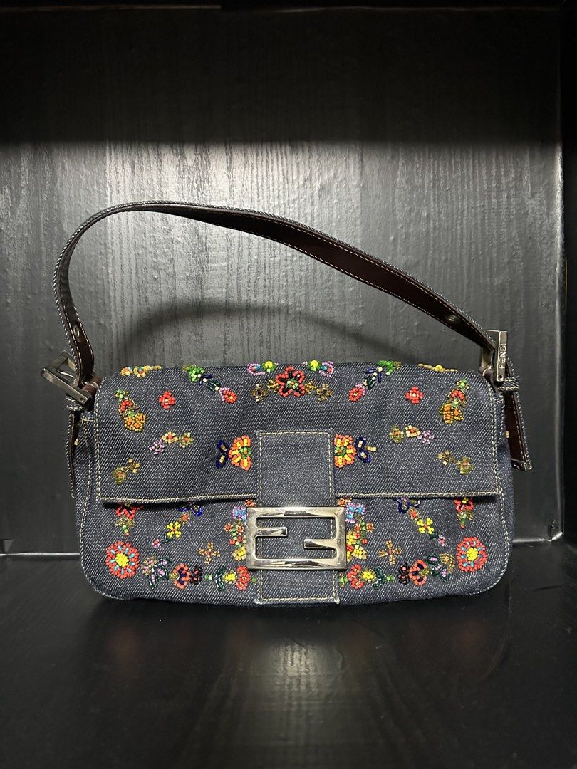 Fendi denim baguette bag (Category: Luxury Bags & Wallets) located in Atok. Submitted by fullroom.dgs (Listing ID 1456007513, Image 2). Description: Fendi denim baguette bag authentic rank a .