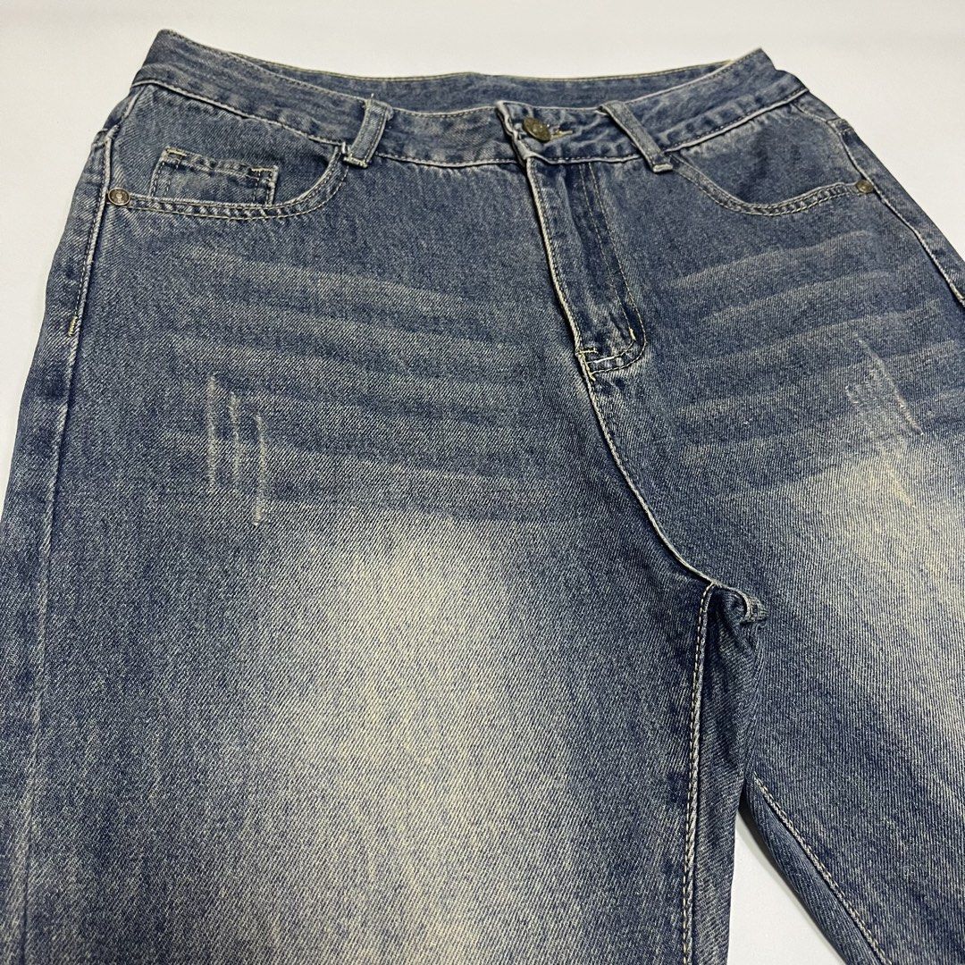 Flare wash distressed pants (Category: Announcements) located in Quezon City. Submitted by thriftrage (Listing ID 1456027078, Image 3). Description: Waist’ 29 Length’ 43 Leg opening’ 13 No issue Good condition .