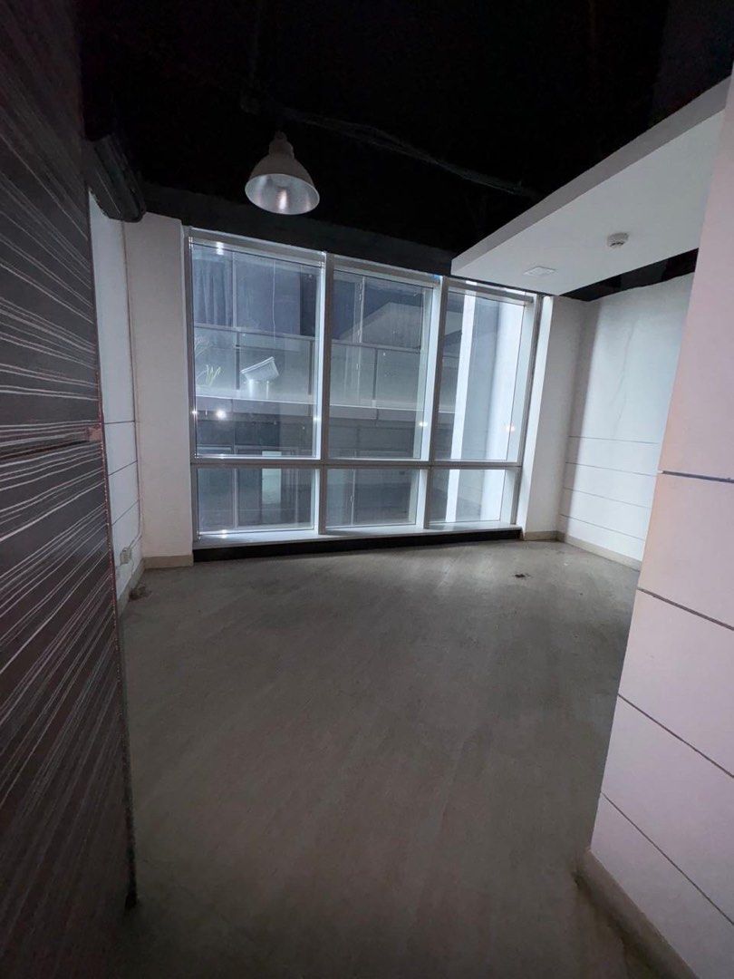 For Rent Ortigas Center (Category: Commercial) located in Mandaluyong City. Submitted by olxph_138268813_reapcpi (Listing ID 1456044759, Image 2). Description: Area: 260sqm Price: P500/sqm .