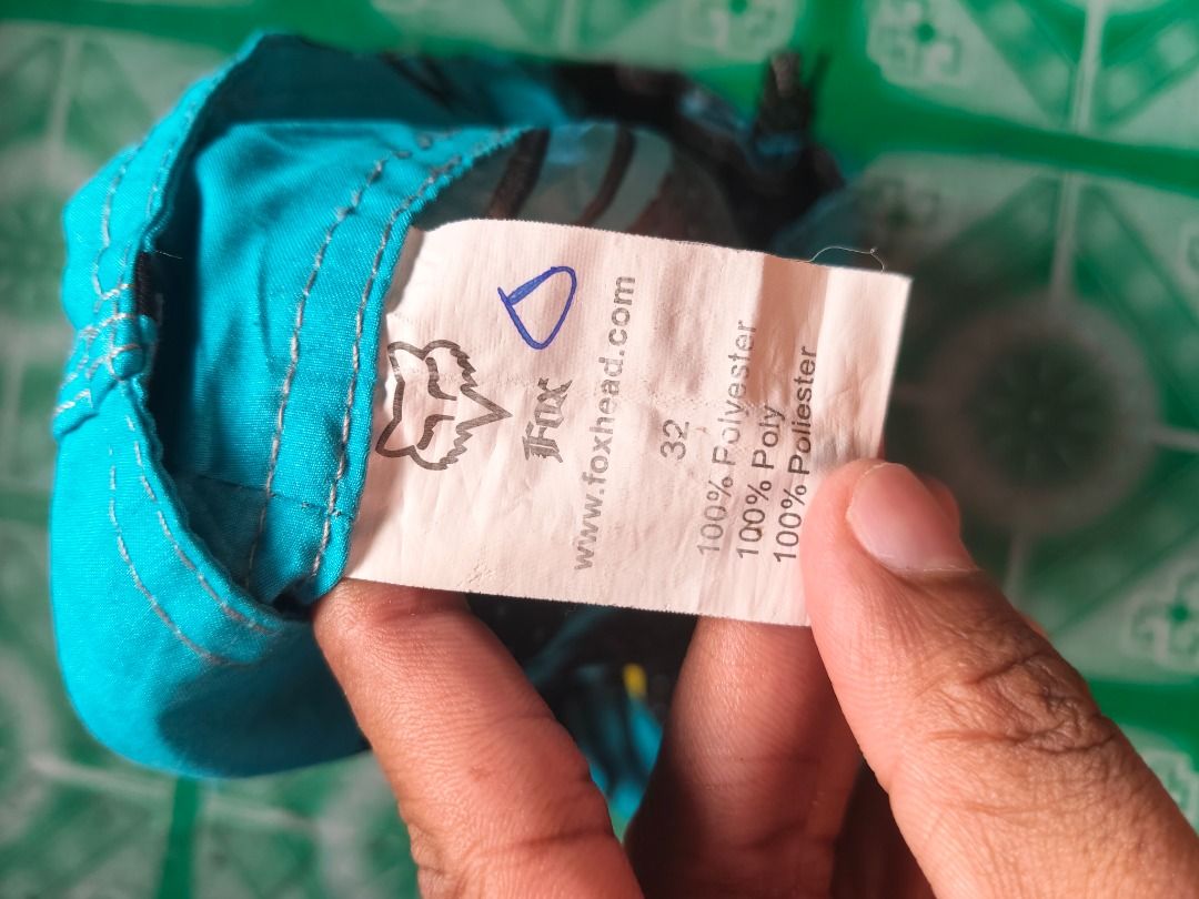 Fox Head Shorts Size 32 Polyester (Category: Shorts) located in Caloocan City. Submitted by balizaclar77072 (Listing ID 1455855411, Image 2). Description: - Blue shorts with iconic Fox Head logo - Made from 100% polyester for durability - Size 32 - Ideal for outdoor activities and adventures.