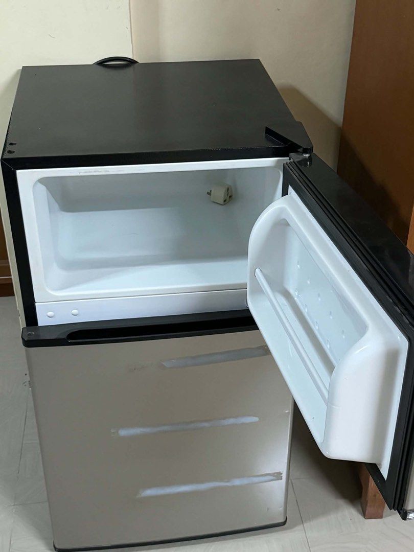 Fujidenzo Mini Refrigerator (Category: Refrigerators and Freezers) located in San Fernando. Submitted by nglancle (Listing ID 1456021663, Image 2). Description: Selling my Fujidenzo 2-door personal / mini refrigerator (Like Brand New) for only ₱7,999! still nego for sure buyer unahan nalang po! 🤍 Pick up only 📍Pampanga.