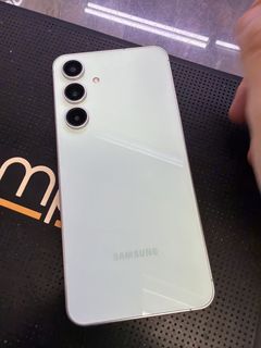 (Category: ) located in . Submitted by handphonesales (Listing ID 1455723183, Image 1). Description: .