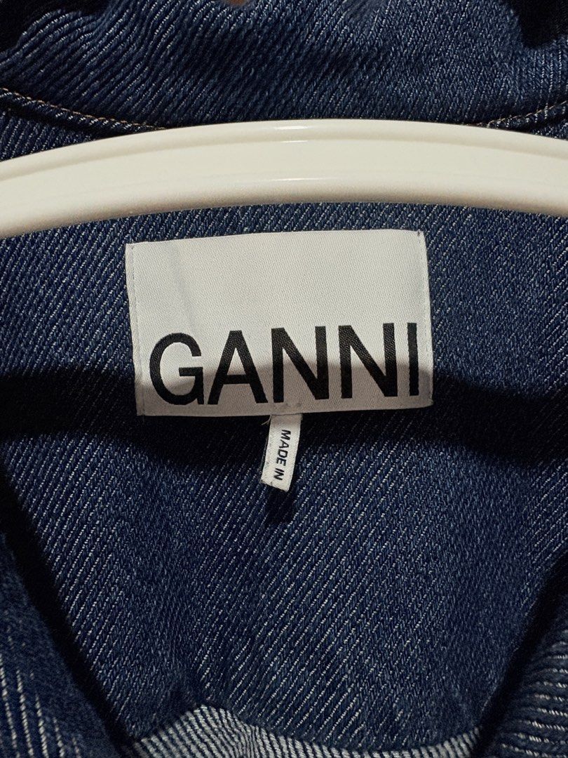GANNI Denim Dress with Pockets (Category: Dresses) located in Manila. Submitted by sofiacarm15 (Listing ID 1456052076, Image 3). Description: - Cute GANNI denim dress - Short sleeves - Collared neckline - Two chest pockets with button closure - Button detail at the front neck - Estimated size: 36 - Ideal for casual wear.