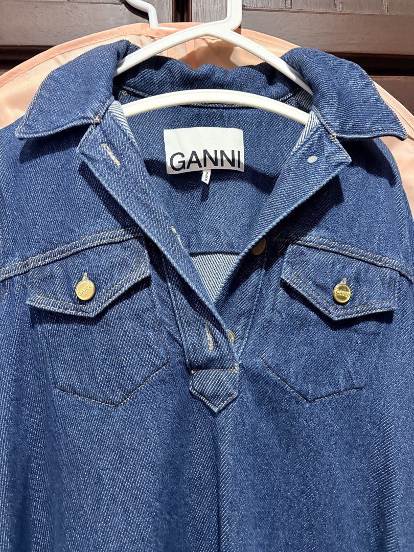 GANNI Denim Dress with Pockets (Category: Dresses) located in Manila. Submitted by sofiacarm15 (Listing ID 1456052076, Image 2). Description: - Cute GANNI denim dress - Short sleeves - Collared neckline - Two chest pockets with button closure - Button detail at the front neck - Estimated size: 36 - Ideal for casual wear.