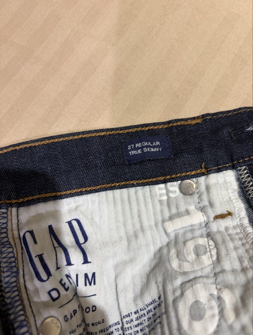Gap Regular True Skinny denim jeans (Category: Jeans) located in Antipolo. Submitted by pinkktopaz (Listing ID 1456035707, Image 3). Description: Size 27 on tag, fits petite frames best 24-25 Lady-owned but would probably fits kids too.