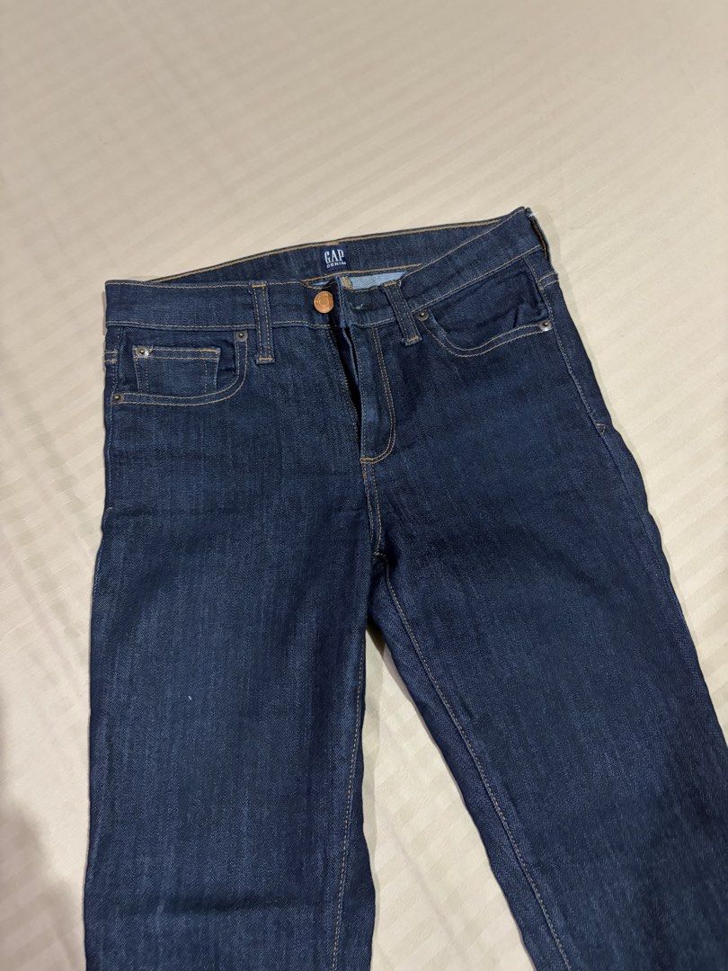 Gap Regular True Skinny denim jeans (Category: Jeans) located in Antipolo. Submitted by pinkktopaz (Listing ID 1456035707, Image 1). Description: Size 27 on tag, fits petite frames best 24-25 Lady-owned but would probably fits kids too.