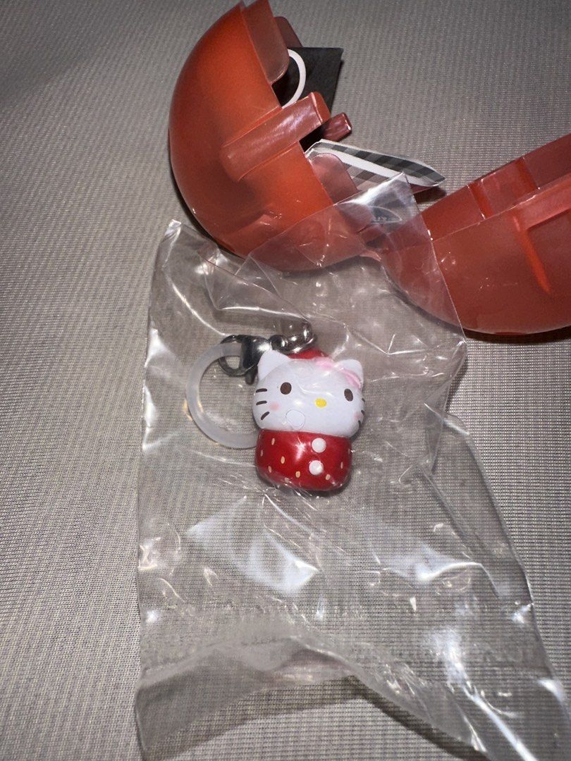 Gashapon Sanrio Strawberry - Hello Kitty (Category: Designer & Blind Box Toys) located in Muntinlupa City. Submitted by biwkin (Listing ID 1456034707, Image 2). Description: loc: Muntinlupa mop: gcash Mod: gogoexpress/j&t only.
