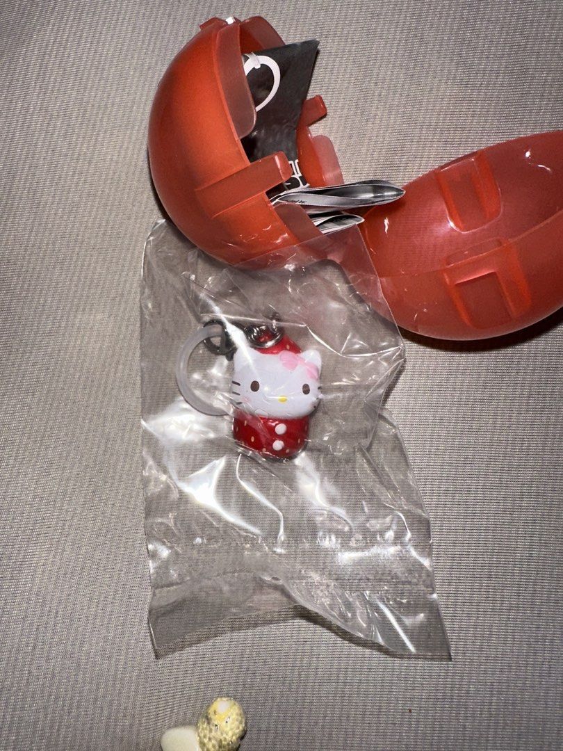 Gashapon Sanrio Strawberry - Hello Kitty (Category: Designer & Blind Box Toys) located in Muntinlupa City. Submitted by biwkin (Listing ID 1456034707, Image 1). Description: loc: Muntinlupa mop: gcash Mod: gogoexpress/j&t only.