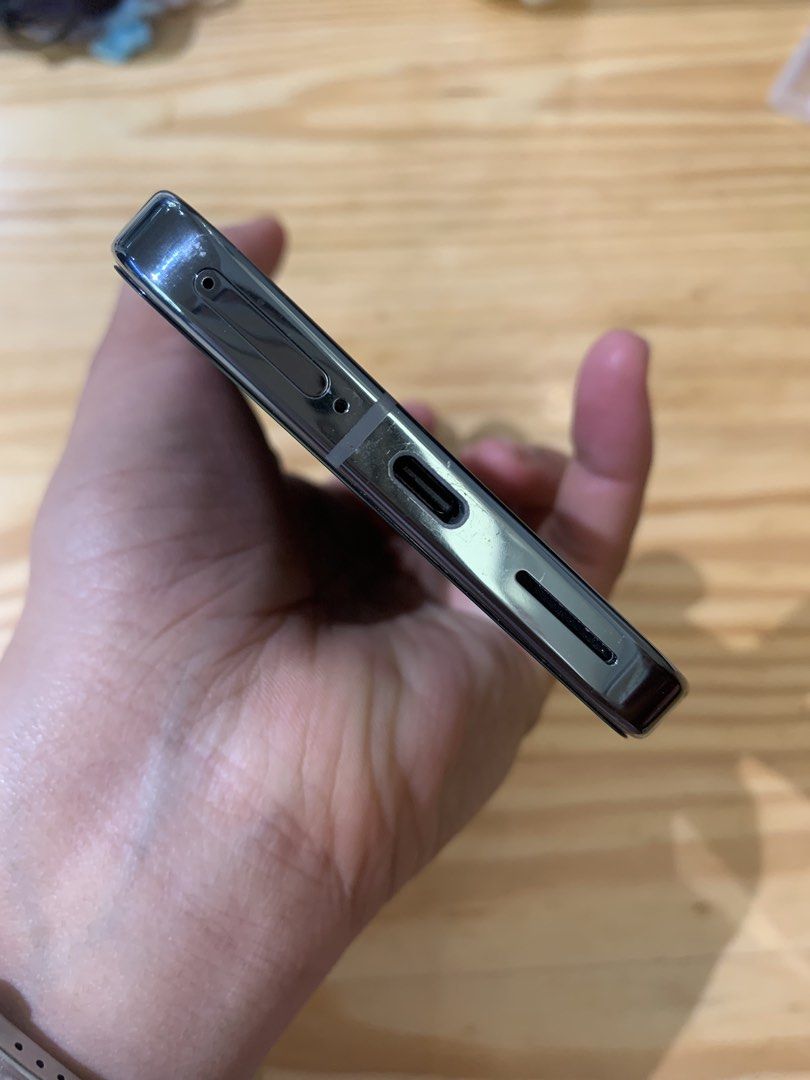Google Pixel 9 XL (Category: Google Pixel) located in Manila. Submitted by qunjade (Listing ID 1455922870, Image 3). Description: 10 months palang nagagamit. Walang gasgas makikita mo naman sa pic. Reason for sale: upgrade.