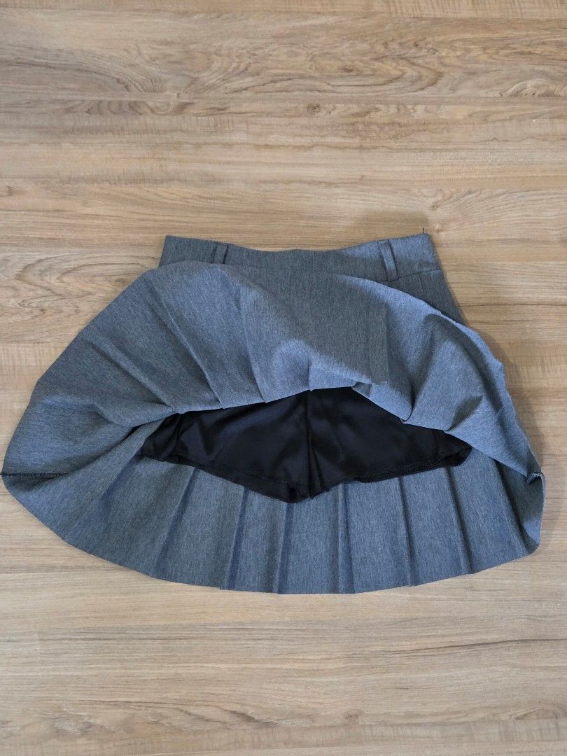 Grey Skirt with shorts inside (size : S) (Category: Skirts) located in Makati City. Submitted by skyioh (Listing ID 1455864983, Image 2). Description: - Garterized waist (stretchable) 📌Location : Makati 📌Payment : Gcash 📌Shipping : on Buyer. You may book grab/lalamove etc.