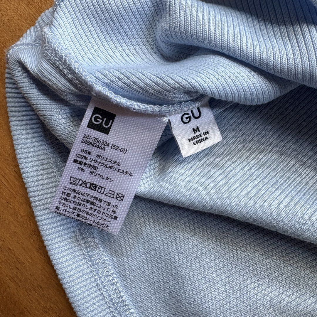 GU Off-shoulder Top (Category: Blouses) located in Muntinlupa City. Submitted by stuki14 (Listing ID 1455915467, Image 2). Description: .