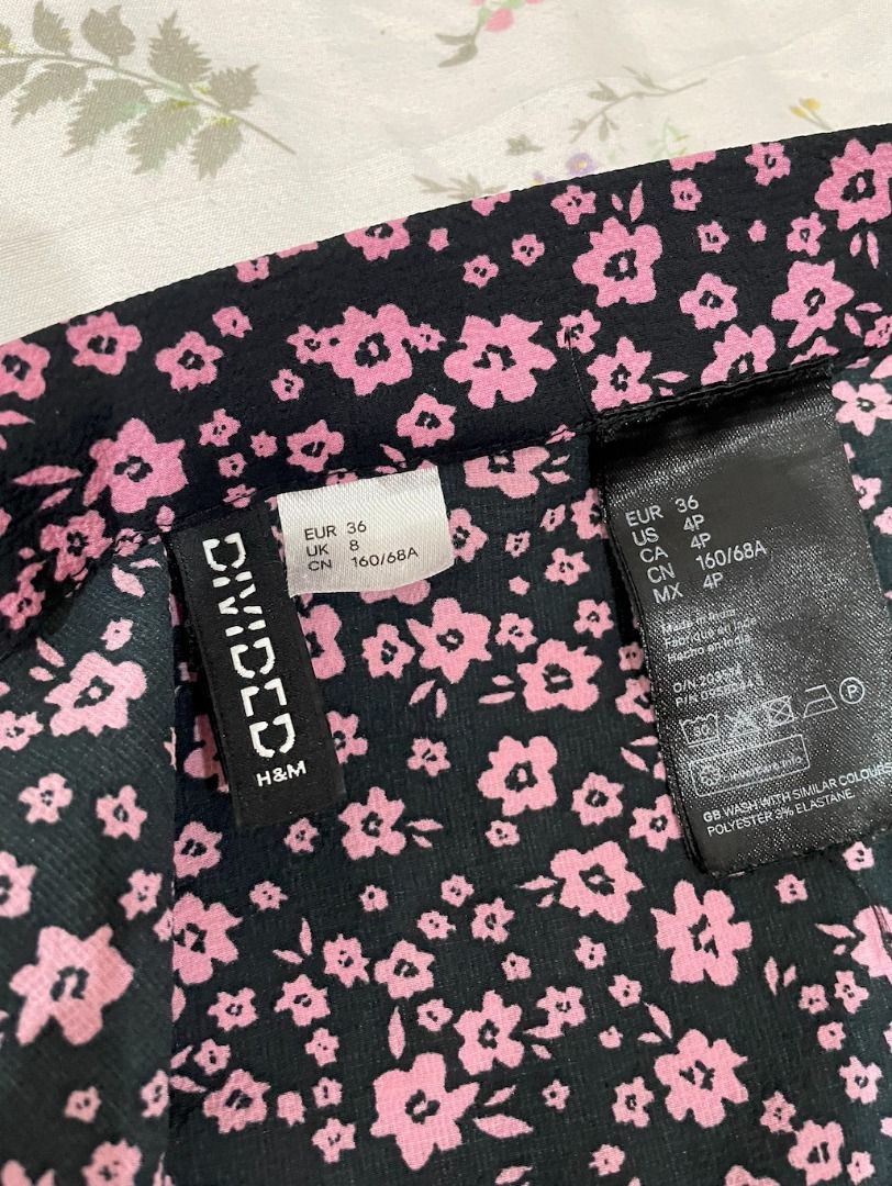 H&M Floral Wrap Around Skirt (Category: Skirts) located in Caloocan City. Submitted by kstnlee (Listing ID 1456015203, Image 2). Description: - maxi skirt - rfs decluttering - wrap around skirt .
