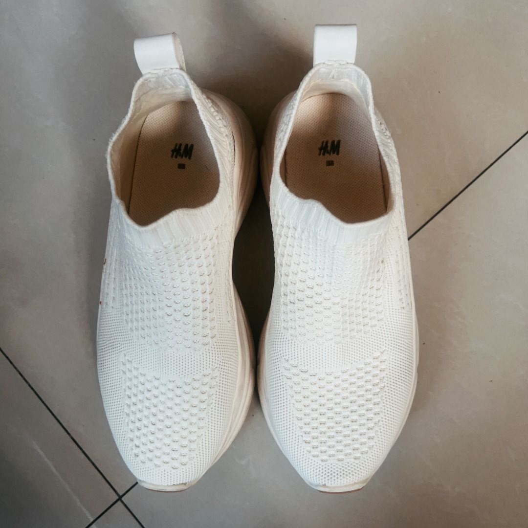 H&M White Knit Slip-On Sneakers (Category: Sneakers) located in Pasig City. Submitted by jay151515 (Listing ID 1455903482, Image 3). Description: - White knit slip-on sneakers from H&M - Easy pull-on style - Breathable knit material - Ideal for casual wear - Selling as no longer needed.