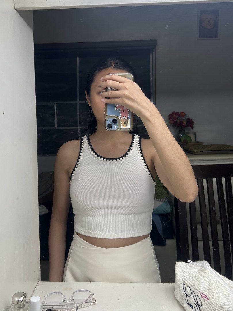 h&m white ribbed crop top (Category: Sleeveless) located in Quezon City. Submitted by prettyches (Listing ID 1456003797, Image 1). Description: h&m white ribbed crop top with scalloped embroidered trim on the neckline my measurements: bust: 32A waist: 26" hips: 34".