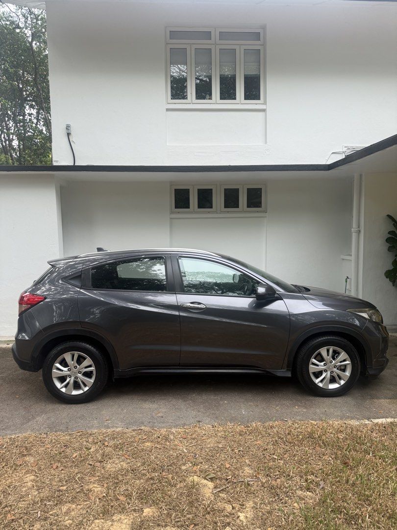 Honda HR-V 1.5 LX (A) (Category: Used Cars) located in Singapore. Submitted by davep29 (Listing ID 1455929384, Image 1). Description: Dark grey Honda HR-V. Interior is black leather. Automatic transmission. Good for city driving and short trips. Well maintained. Ready for a new owner. Contact me for viewing..