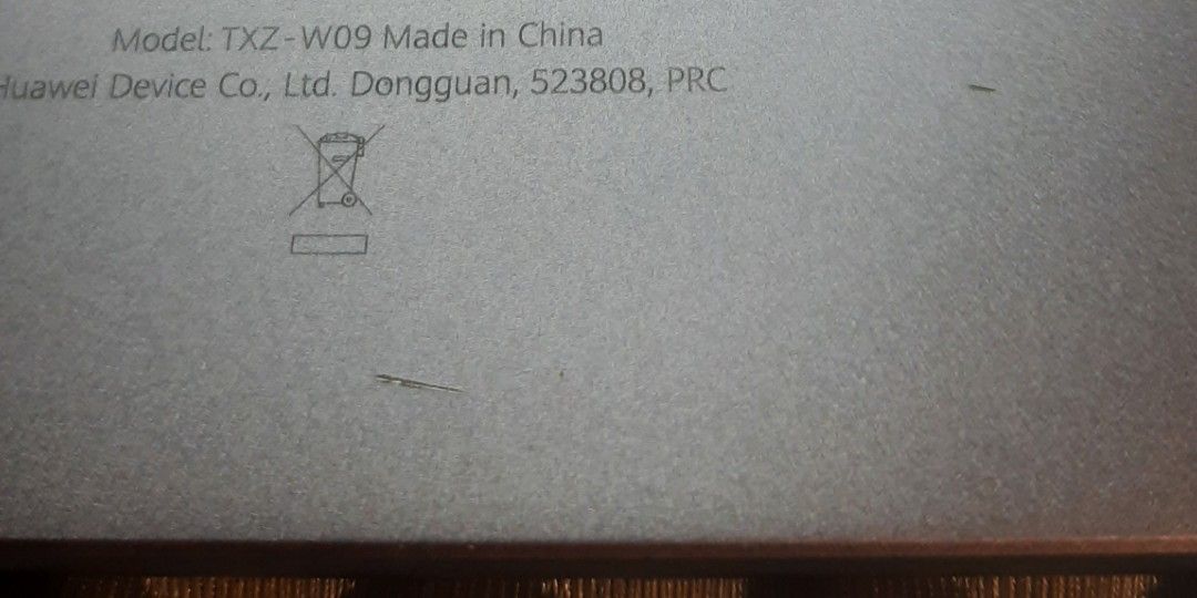 Huawei Matepad 11'5 2025 Papermatte (Category: Others) located in Antipolo. Submitted by hrshmallows (Listing ID 1454762301, Image 3). Description: Huawei Matepad 11'5 2025 Papermatte 8GB/256GB Battery health: 97% Bought this Oct 2025 Bought this for 22kphp Box inclusion: Charger Keyboard Mouse ❕❗❕❗Performance wise, NO issues at all. Mabilis pa din, used this for school stuff and games like ML, HSR, and Roblox. + There's a few dents on the sides 