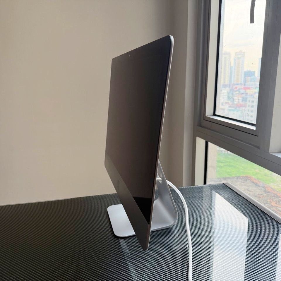 iMac 21.5 2012 (Category: Desktops) located in Pasay City. Submitted by quickdeer_b6fe34 (Listing ID 1455888610, Image 1). Description: Apple All-in-One iMac 21.5 2012 Model 8+256 Selling for 12000p No bargaining, do not come if you want to bargain .
