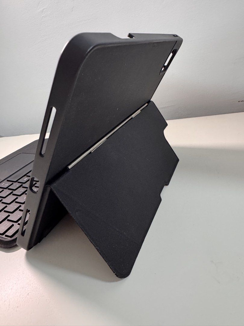 iPad Air 11in M2 Keyboard Case (Brand: DANYCASE) (Category: Cases & Sleeves) located in Quezon City. Submitted by elcarousel (Listing ID 1455935528, Image 2). Description: Working. Just needs cleaning. NO SH0PEE CHECKOUT. Payment Options: Maya, GCash, Maribank, BPI Delivery Options: Grab, Lalamove, GoGo Express (buyer shoulders fees) RFS: No longer needed..