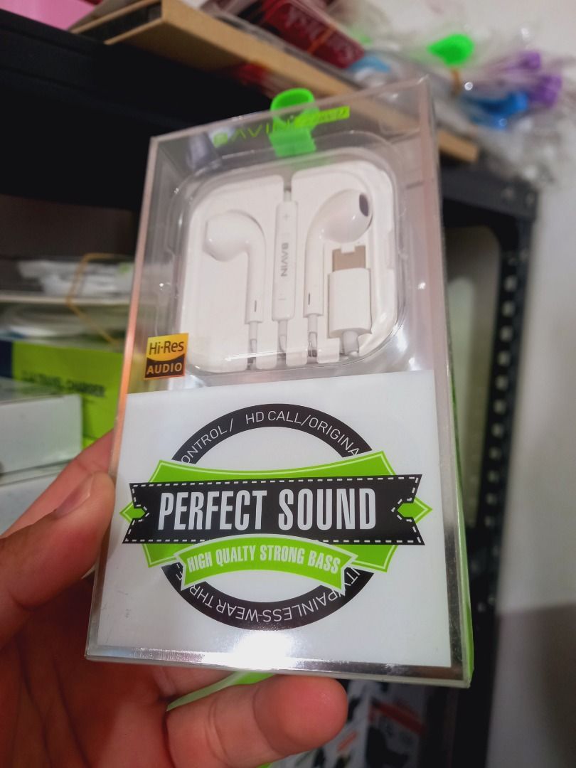IPHONE EARPHONE LIGHTNING AND TYPE C (Category: Earphones) located in Pasig City. Submitted by gentle_jerico (Listing ID 1455974805, Image 2). Description: - BAIVIN HX833 Earphones - -Res Audio for superior sound quality - High-quality, strong bass - Comfortable design for extended listening sessions - Built-in microphone for hands-free calls - Integrated music controls (play/pause, volume) - Supports track switching (up/down) - Ideal for both mu