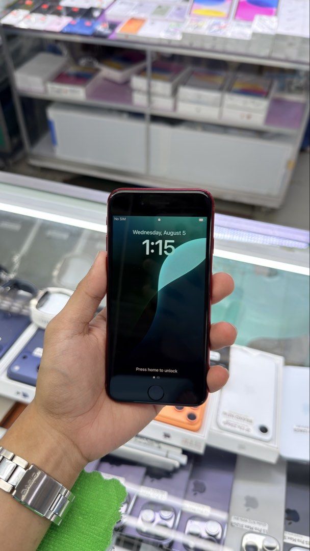 iPhone SE 3 128gb FU 100% BH (Category: iPhone SE Series) located in Manila. Submitted by carimgadgets (Listing ID 1455995846, Image 2). Description: .