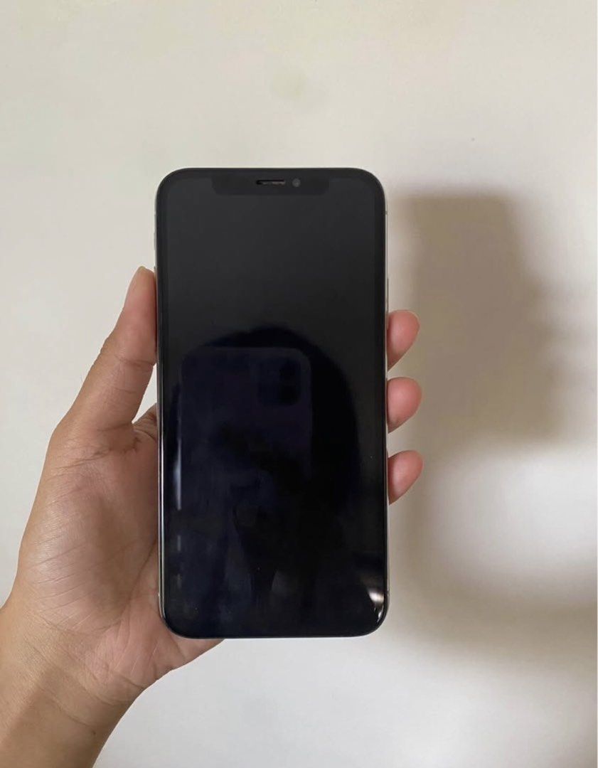 Iphone X White 256GB (Category: iPhone X Series) located in Malolos. Submitted by raindropdropt0p (Listing ID 1455897842, Image 2). Description: for sale (negotiable) lady owned replaced lcd and battery no sim restriction unli check, ikaw na magreset Honest Issue: No true tone, Face I.D not working.
