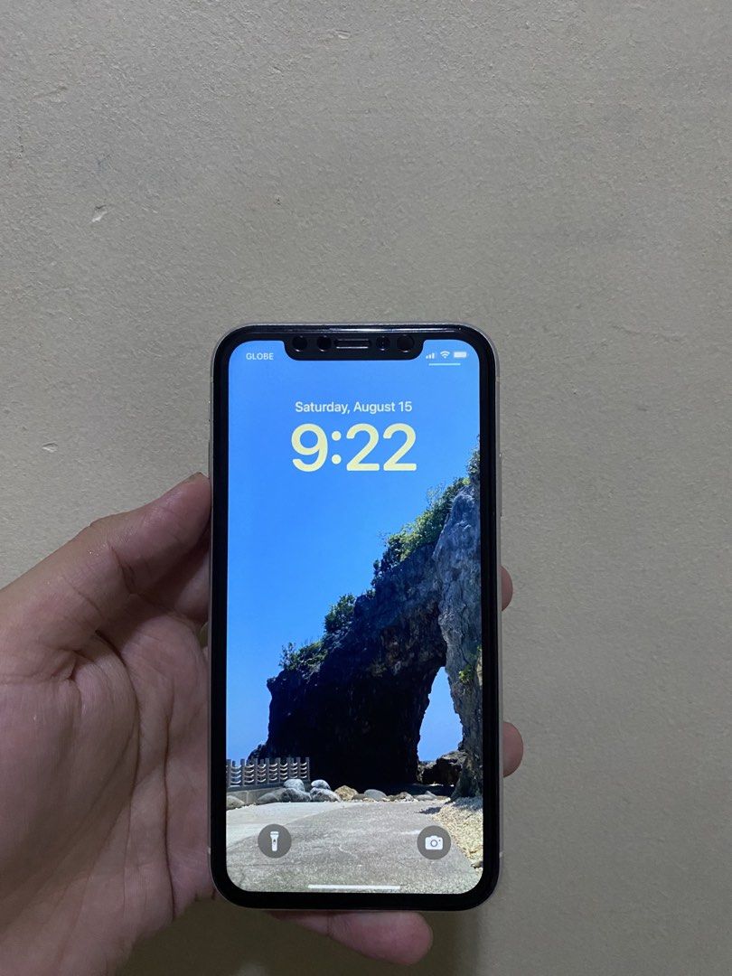 iPhone Xr 256gb (Category: iPhone X Series) located in Manila. Submitted by rhysapollo38380 (Listing ID 1455939330, Image 1). Description: iPhone Xr 256gb openline no sim restirctions All working no history of repair super kunat battery No issues sa cam Issue gasgas and pain chips na natatakpan ng case kaya no worries na. Unit comes with ceramic tg, case, cord. East Rembo/pateros/bgc/marketmarket/buting.