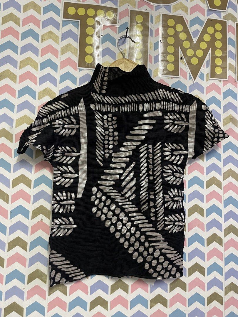 ISSEY MIYAKE (Category: Other Tops) located in Pasir Mas. Submitted by original_bundle (Listing ID 1456019708, Image 1). Description: AUTHENTIC.