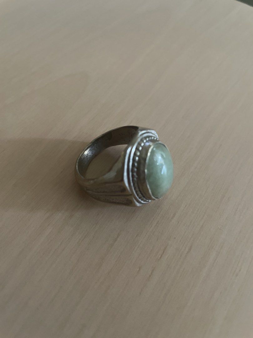 Jade ring (Category: Jewelry) located in Singapore. Submitted by kingsmen65 (Listing ID 1455904516, Image 3). Description: Preloved jade ring .