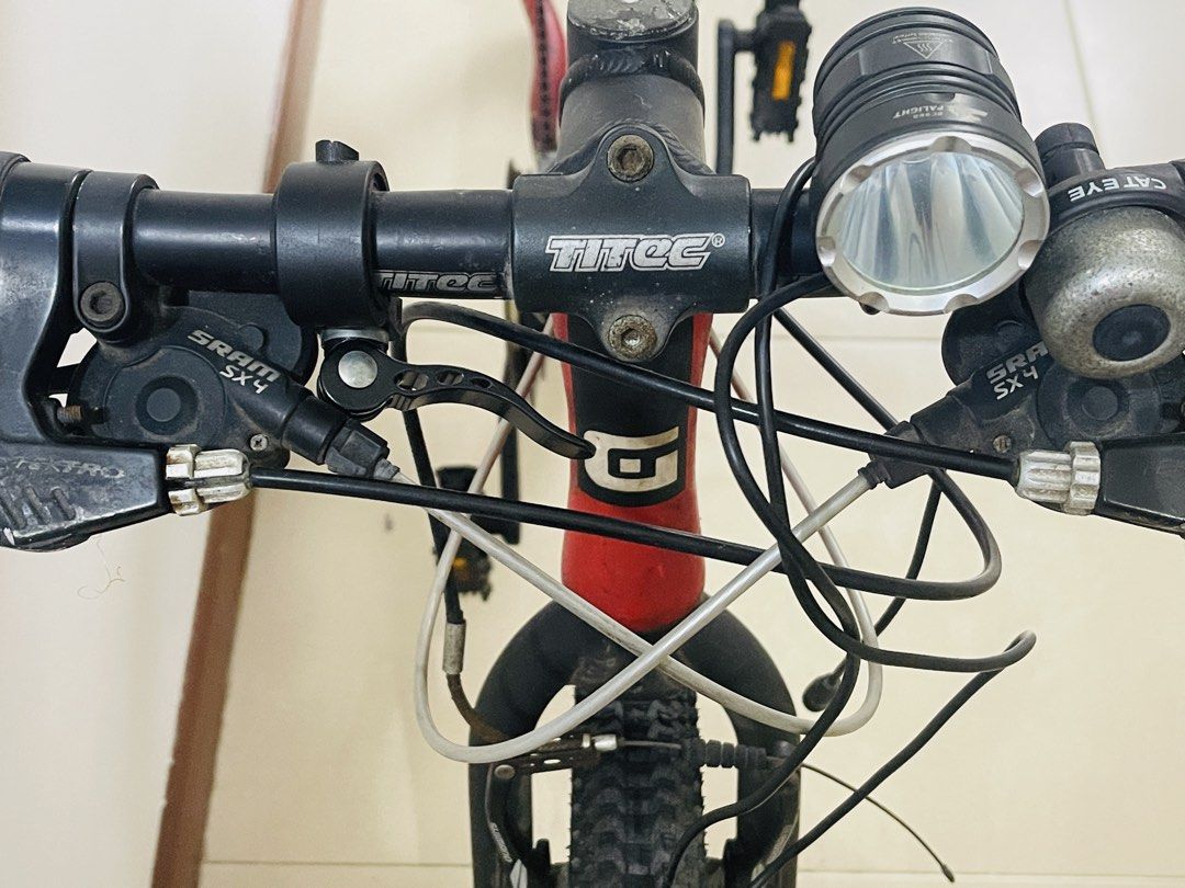 JAVA Road Bike (Category: Bicycles) located in Singapore. Submitted by tiger15991115 (Listing ID 1455999627, Image 3). Description: Used Java bicycle, ultra‑light full‑aluminum alloy frame, Shimano 12‑speed drivetrain, 26‑inch wheels, plus car‑mount rack and wall‑mount rack..