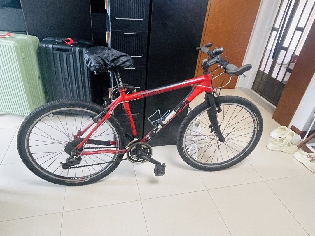 JAVA Road Bike (Category: Bicycles) located in Singapore. Submitted by tiger15991115 (Listing ID 1455999627, Image 1). Description: Used Java bicycle, ultra‑light full‑aluminum alloy frame, Shimano 12‑speed drivetrain, 26‑inch wheels, plus car‑mount rack and wall‑mount rack..
