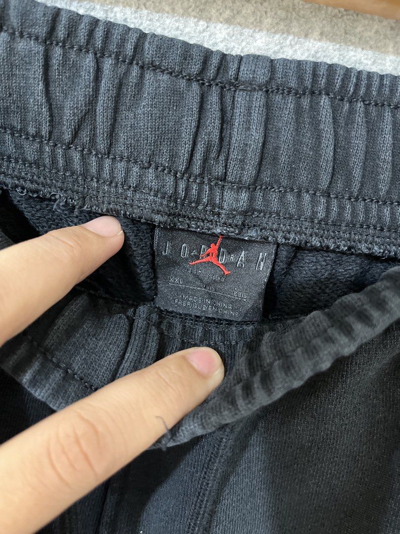 Jordan Flight fleece men’s sweatpants (Category: Joggers) located in Dumaguete. Submitted by thriftque (Listing ID 1456048347, Image 3). Description: Good condition Dimes: 18x37 (2xl on tag) Color rate: 8.5/10 Issue: see last pic.