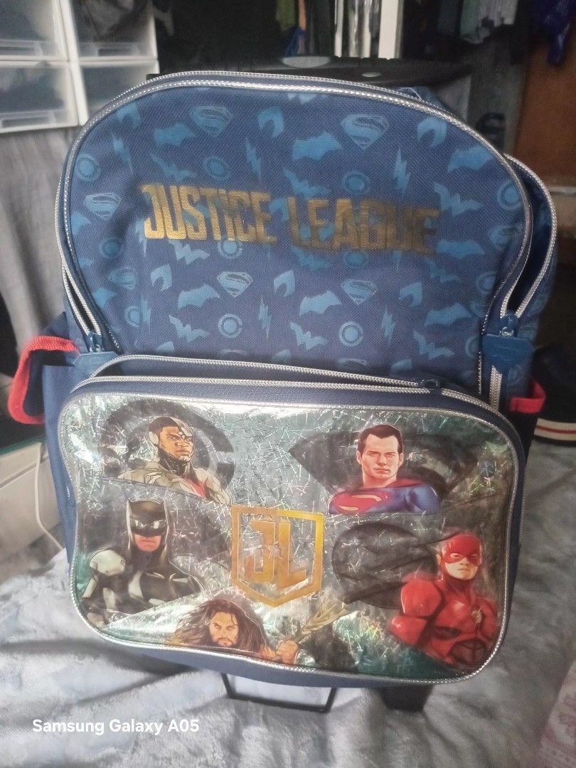 Justice League Trolley Bag (Category: Babies & Kids Fashion) located in Taguig. Submitted by newwavecollection (Listing ID 1455916810, Image 2). Description: bought in SM Nagamit lang for 5days kasi masikip sa room pag trolley bag ang dala ng Bata. Good for Nursery to Grade 2.