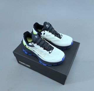 (Category: ) located in . Submitted by khai.uasneakers (Listing ID 1456013591, Image 1). Description: .