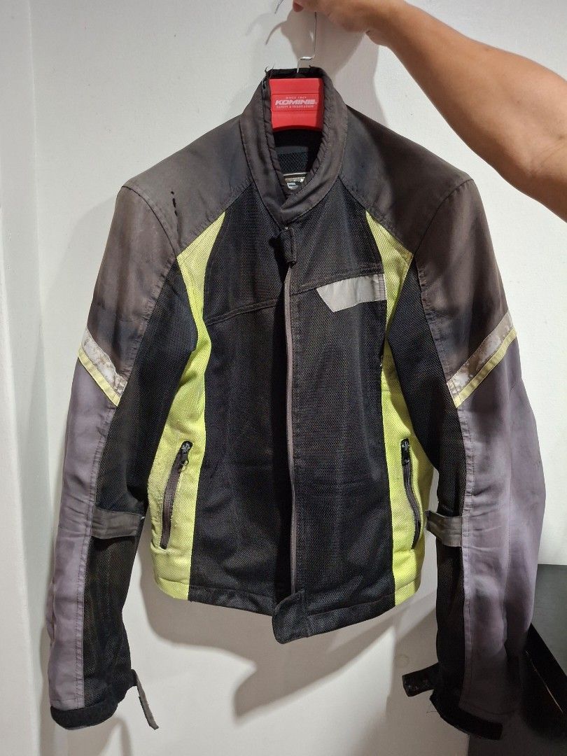 Komine Motorcycle Riding Jacket with Armor (Category: Coats, Jackets and Outerwear) located in Quezon City. Submitted by olx.jodi (Listing ID 1456012152, Image 1). Description: Guaranteed authentic Bought in MotoMarket Libis for 4k+ Pls check all the photos for the issues. All protection pads are in very good condition..only the mesh jacket has issues..nalaspag na price slightly negotiable. rfs: bought a new one.