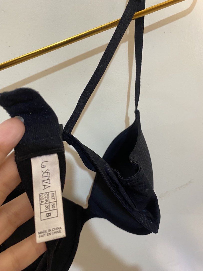 LA SENZA padded ( silver n gray wired) (Category: Undergarments & Loungewear) located in Baguio. Submitted by affordaprice_2600baguio (Listing ID 1455970261, Image 3). Description: B75 on tag.