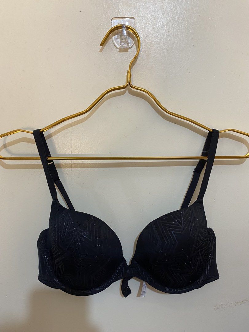 LA SENZA padded ( silver n gray wired) (Category: Undergarments & Loungewear) located in Baguio. Submitted by affordaprice_2600baguio (Listing ID 1455970261, Image 1). Description: B75 on tag.