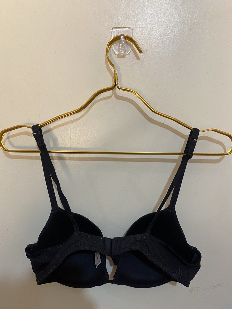 LA SENZA padded ( silver n gray wired) (Category: Undergarments & Loungewear) located in Baguio. Submitted by affordaprice_2600baguio (Listing ID 1455970261, Image 2). Description: B75 on tag.
