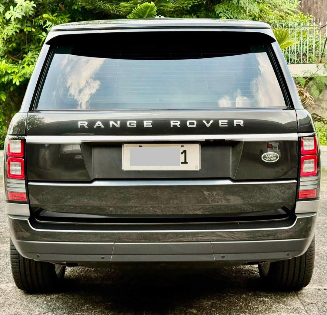 Land Rover Range Rover HSE Auto (Category: Used Cars) located in Manila. Submitted by quality_cars (Listing ID 1455906568, Image 3). Description: 2014 Land Rover Range Rover HSE Diesel Engine V6 Panoramic Sun roof Automatic Step Board Original Paint (Black) Michelin Pilot Tires 275/40/R22 Ending 1 Plate 57,000km only No issues‼️ Good Condition Engine‼️ Well Maintained ‼️ Price:3,885,000 Location: Paranaque City.
