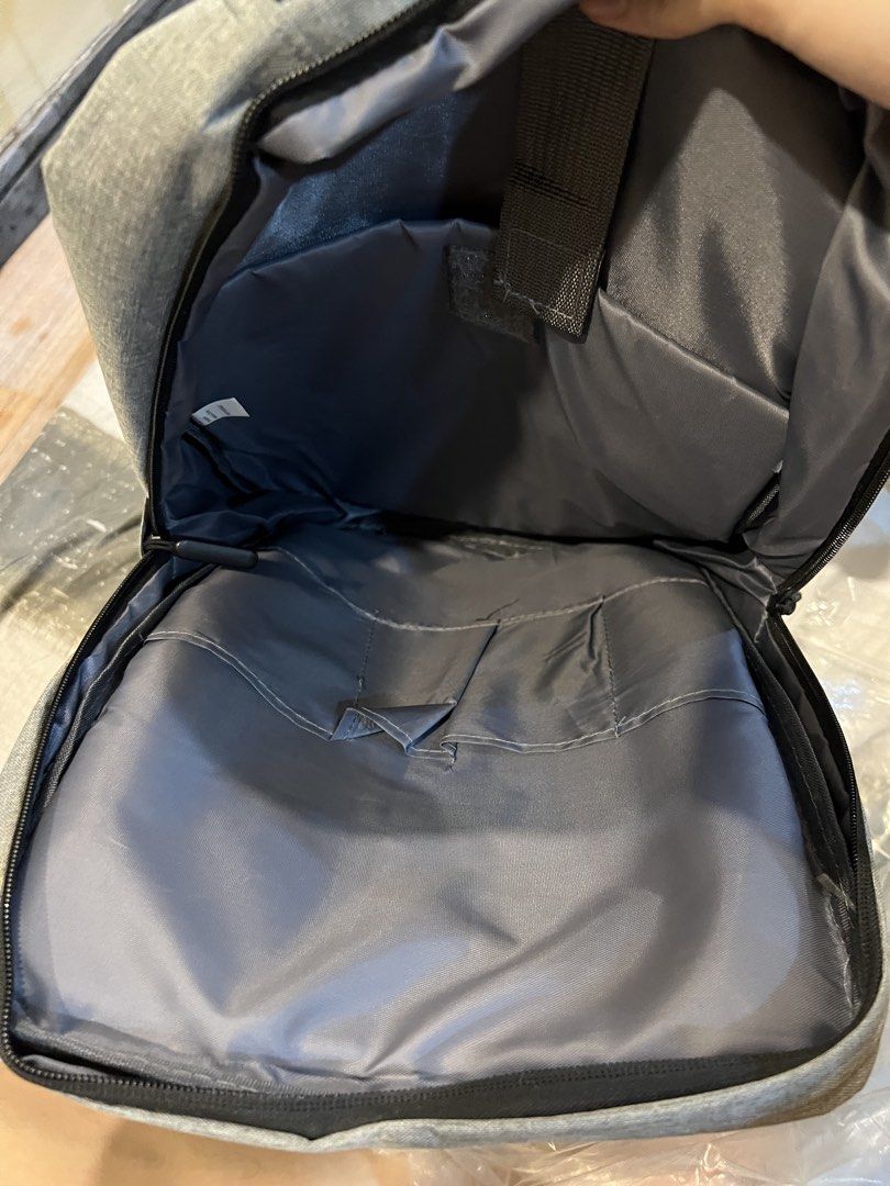 LAPTOP BAG (Category: Backpacks) located in Quezon City. Submitted by y.liongson (Listing ID 1455880169, Image 2). Description: Laptop bag brand new.