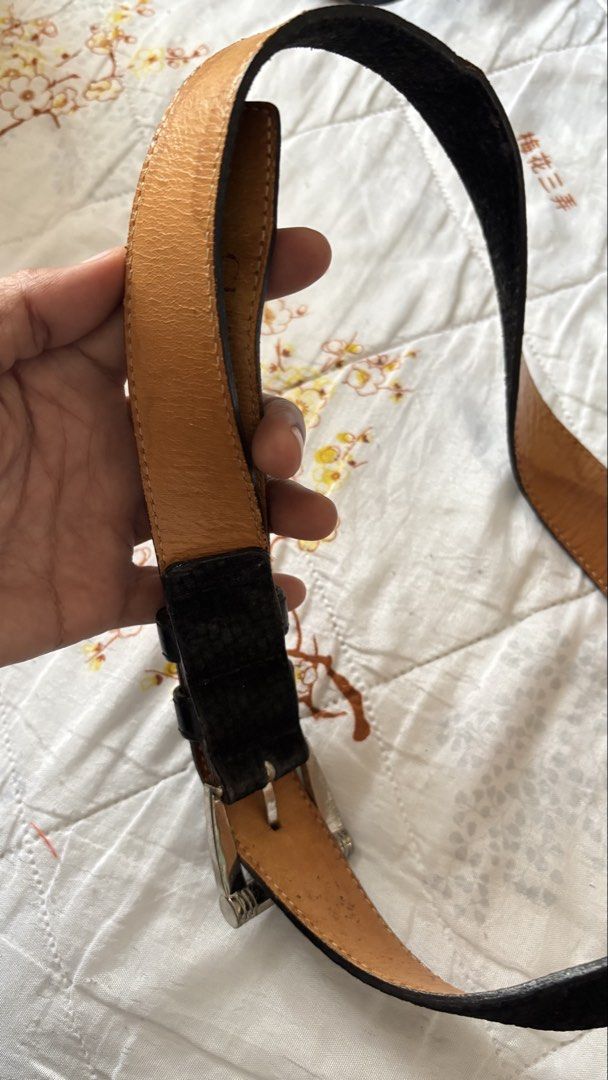 CLIPS Leather Belt for Men 30-34” (Category: Belts) located in Legazpi City. Submitted by wearablefinds (Listing ID 1455920611, Image 3). Description: Size: 30-34 Genuine leather material No flaws Brand: Clips Made in Japan.