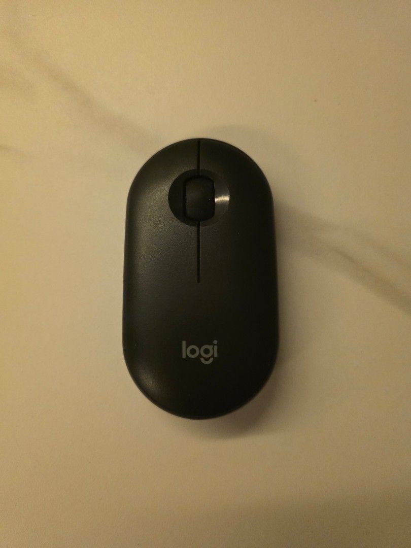 Logitech Wireless Mouse (Category: Mouse & Mousepads) located in Singapore. Submitted by gerardksl (Listing ID 1455971709, Image 1). Description: - Black Logitech Wireless Mouse - Compact and Portable Design - Great for Everyday Use - Simple and Reliable.