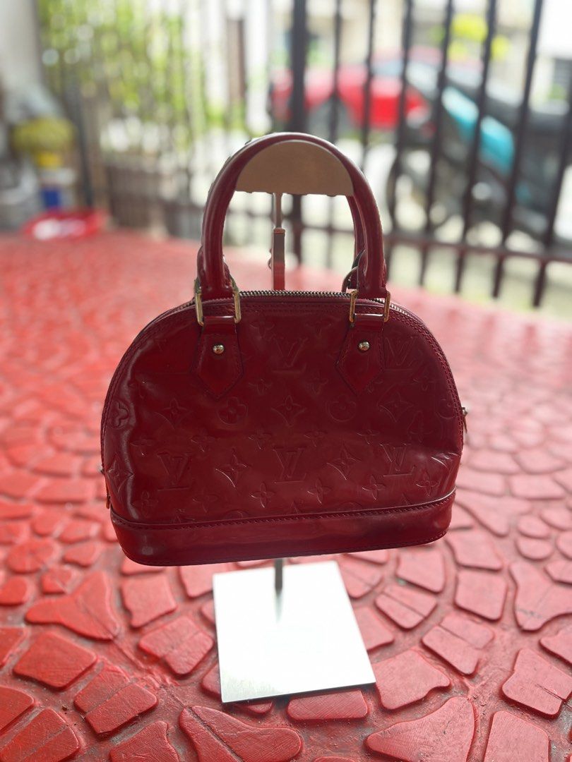 LOUIS VUITTON MONOGRAM VERNIS ALMA (Category: Luxury Bags & Wallets) located in San Jose del Monte. Submitted by qrt_ty (Listing ID 1455920766, Image 1). Description: WTS !!! LOUIS VUITTON MONOGRAM VERBIS ALMA BB HAND BAG RANK A/B ISSUE - CODE MISSING OR CUT NO PIPING OR ANY MAJOR ISSUE PRICE - 4500 PLUS SF .