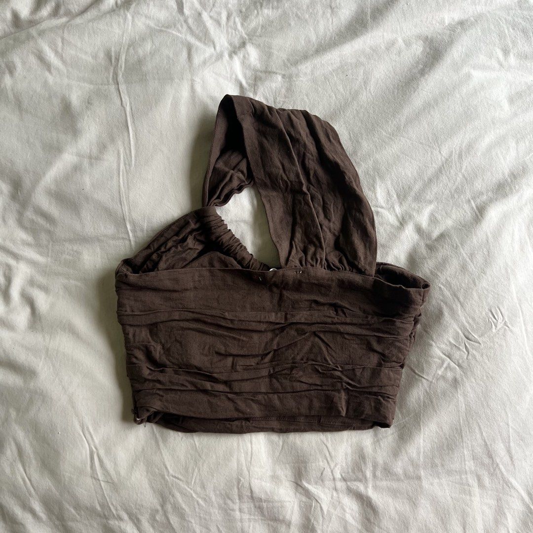 Love, Ara - One shoulder Top in Brown (Category: Others Tops) located in Manila. Submitted by blk22 (Listing ID 1455958289, Image 2). Description: Used twice only.